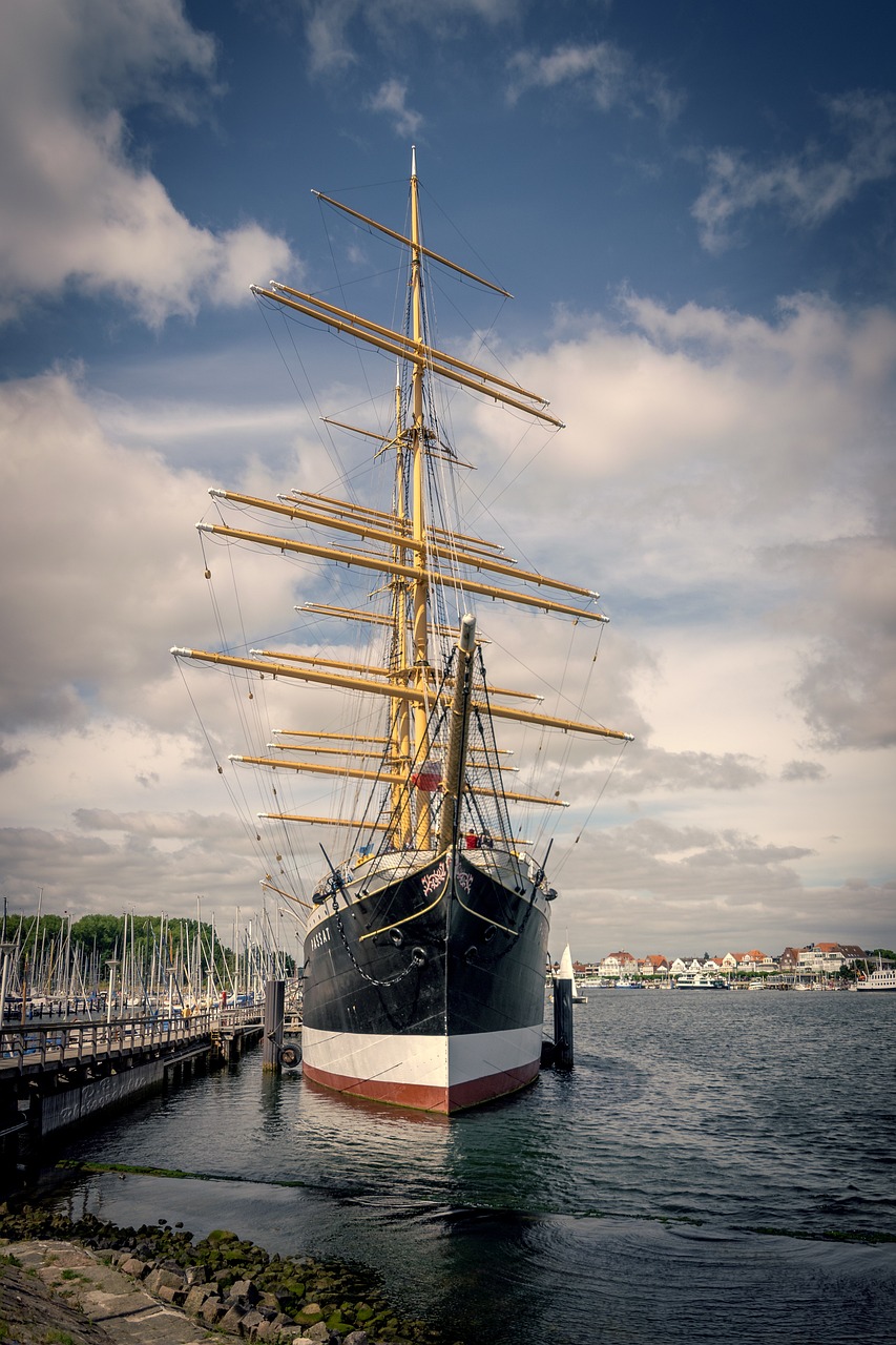 Die Viermastbark Passat als Museumsschiff und Wahrzeichen von Travemünde.